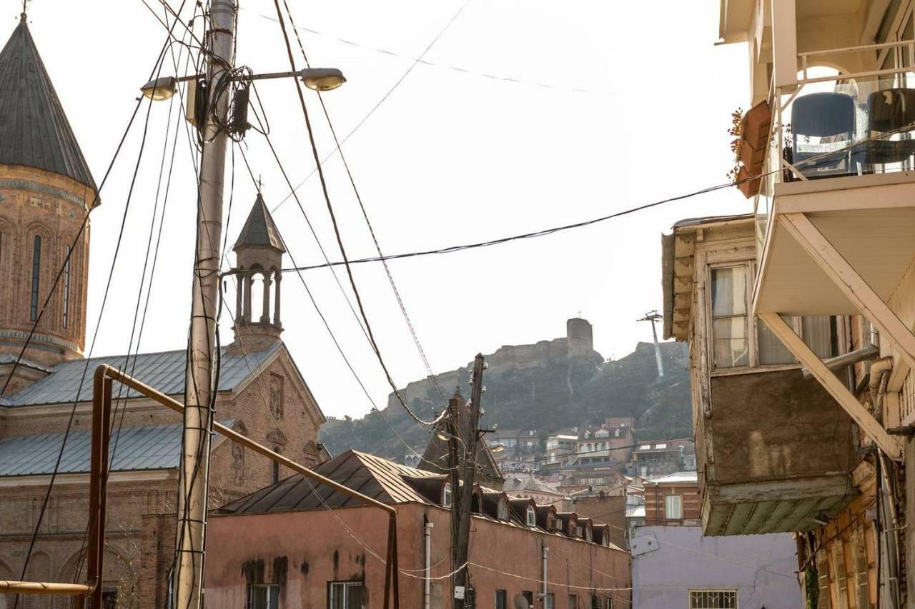 Wehost Stylish Apartment In Old Tbilisi Exterior foto