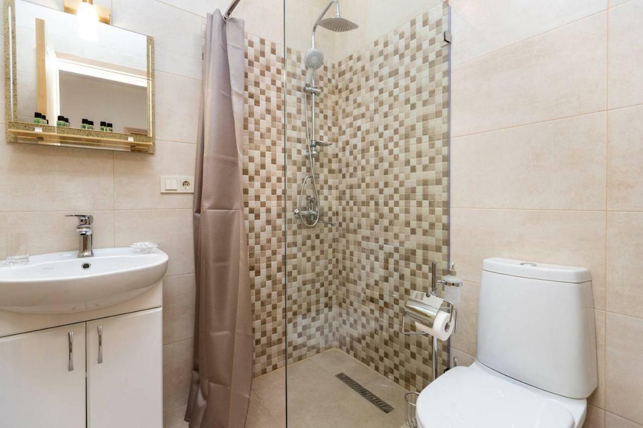 Wehost Stylish Apartment In Old Tbilisi Exterior foto